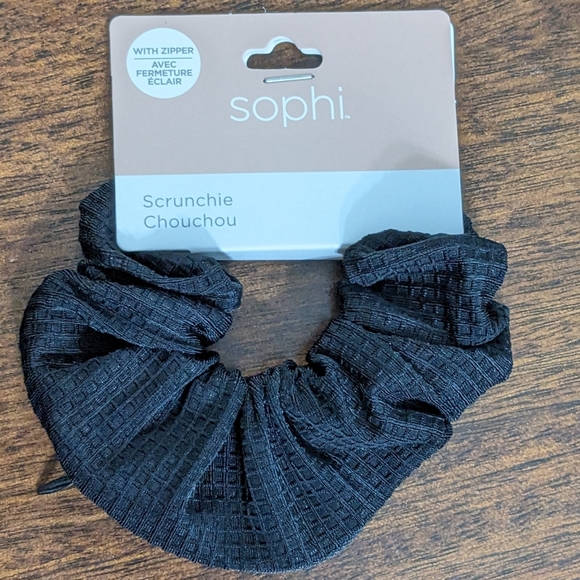 NWT Sophi Soft Black Scrunchie With Zipper - Picture 1 of 4